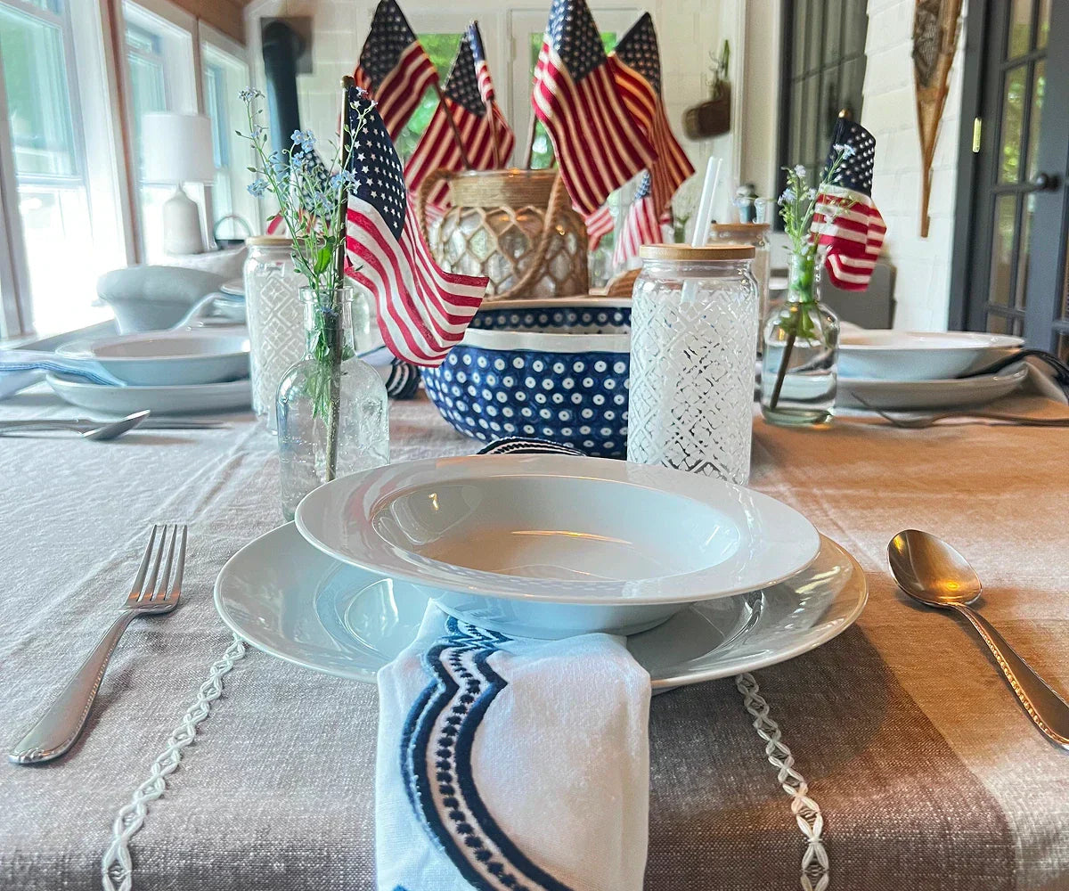 How to Set Scalloped Napkins & Placemats Beautifully How to Set Scalloped Napkins & Placemats Beautifully