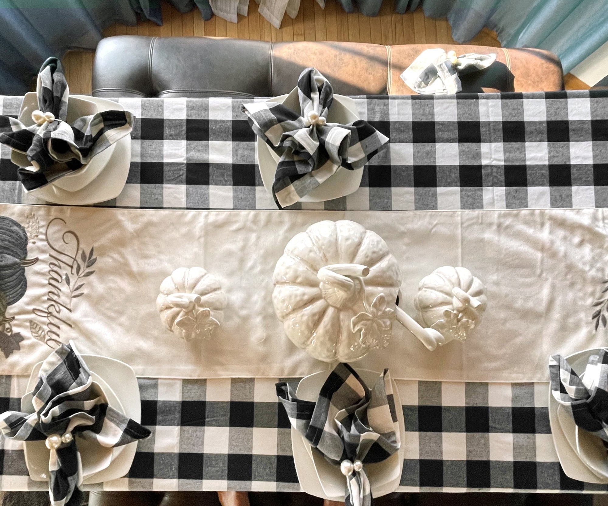 Black plaid cotton tablecloth for wedding receptions and formal dining Black plaid cotton tablecloth for wedding receptions and formal dining