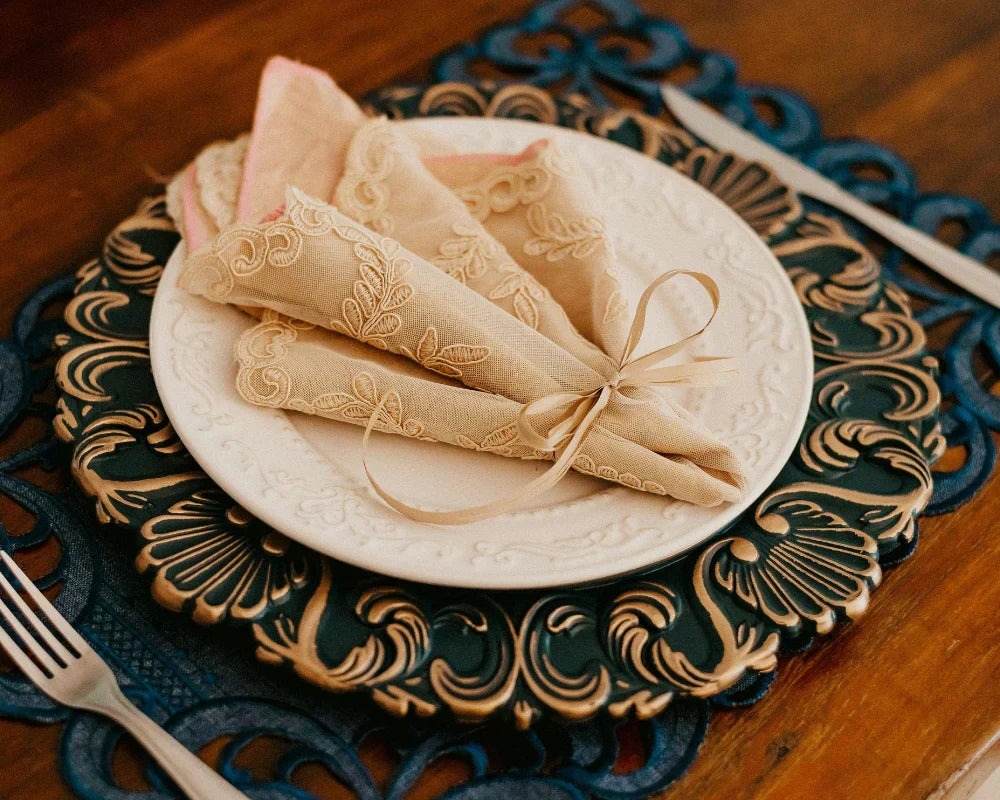 Sustainable Style: 5 Ways Embroidered Napkins Sustainable Style: 5 Ways Embroidered Napkins