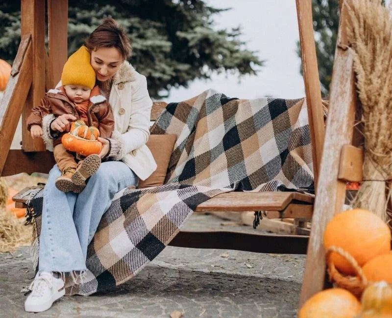 How to Host an Outdoor Thanksgiving: Decoration & Celebration Ideas How to Host an Outdoor Thanksgiving: Decoration & Celebration Ideas