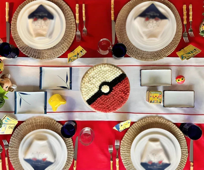Table-with-a-Runner-and-Placemats Table-with-a-Runner-and-Placemats