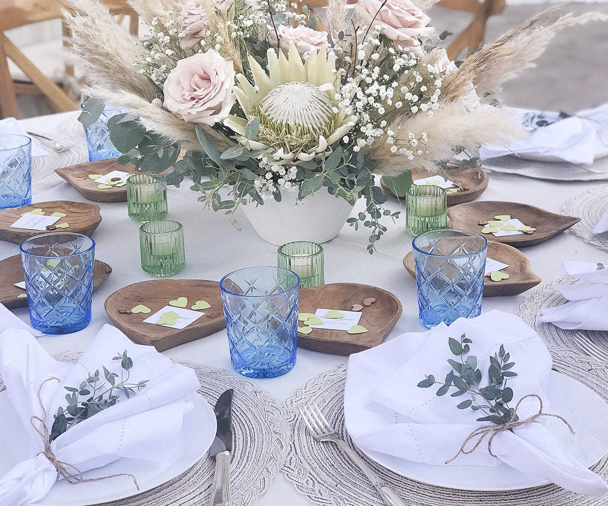 white-christmas-tabletop-decor-ideas white-christmas-tabletop-decor-ideas