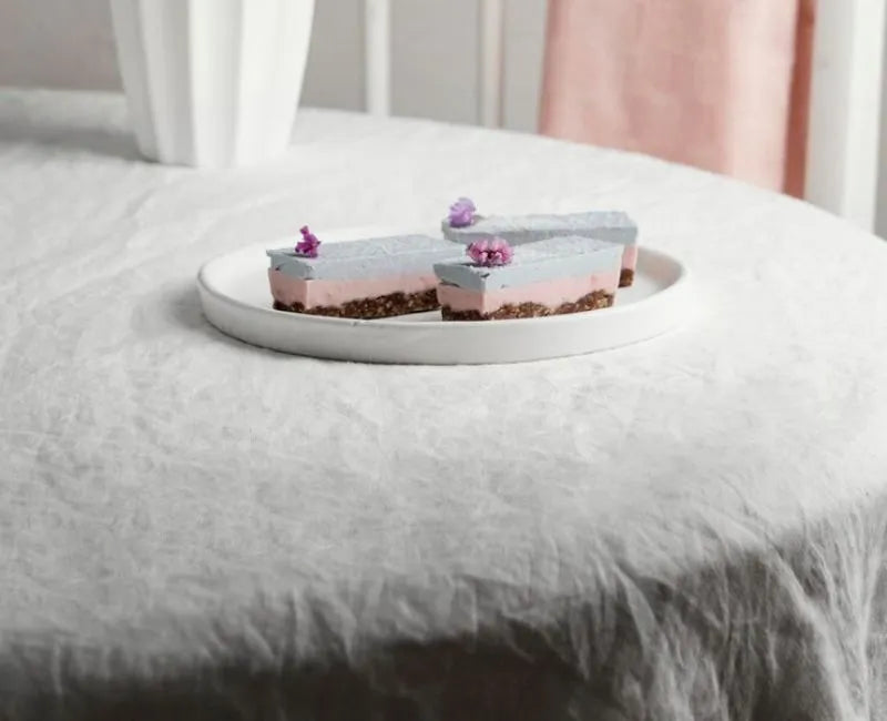 The White Round Tablecloth The White Round Tablecloth