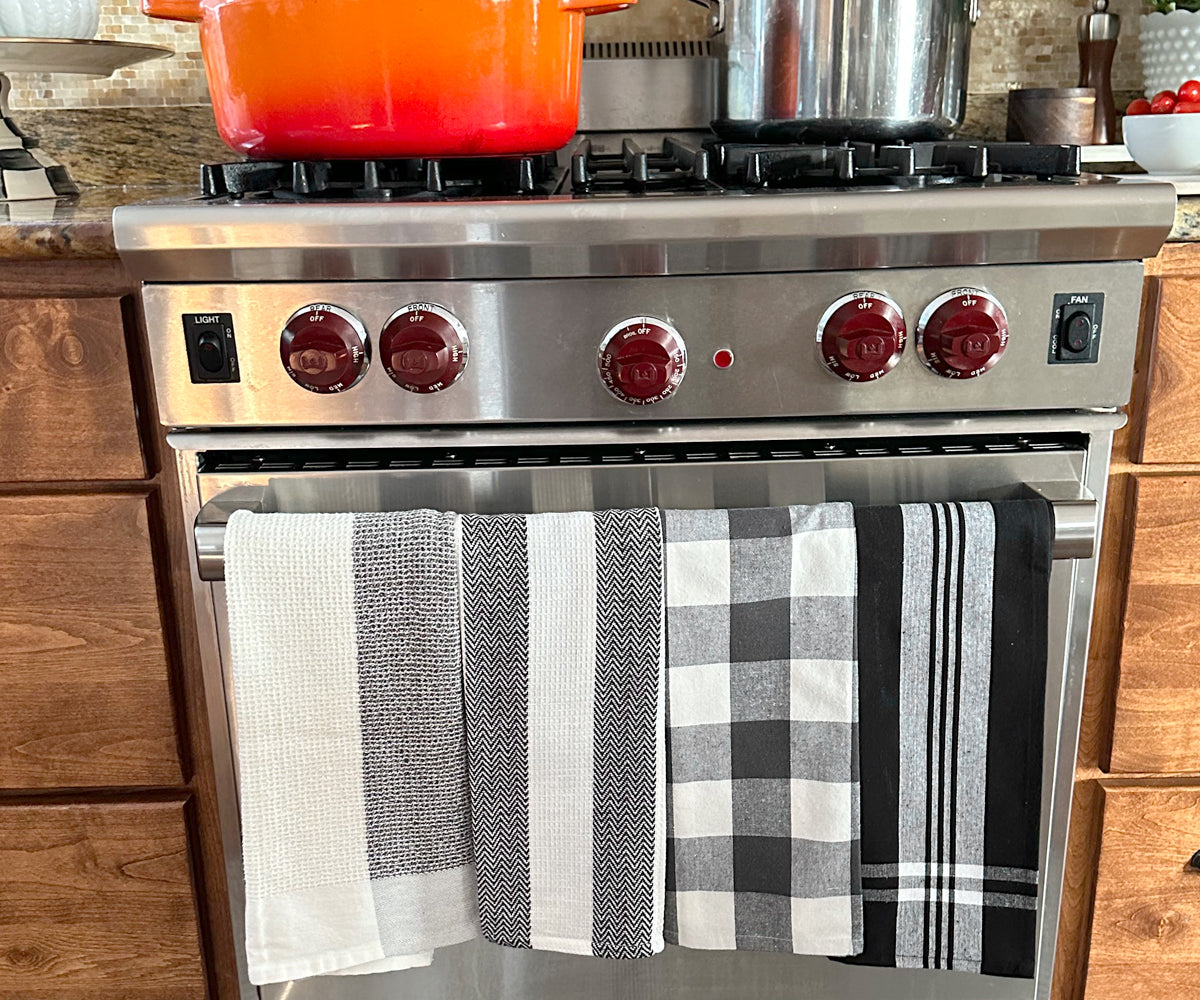 Add a touch of texture and elegance to your kitchen with our timeless waffle dishcloths.  Add a touch of texture and elegance to your kitchen with our timeless waffle dishcloths.