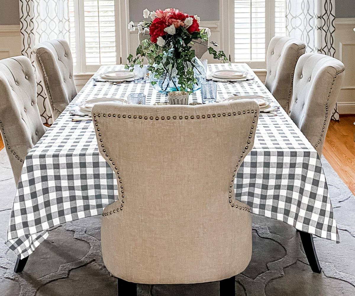 Classic Checkered Tablecloth - Timeless Black and White Design