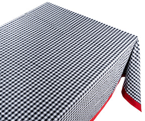 Checkered Tablecloth for a traditional and inviting table setting.