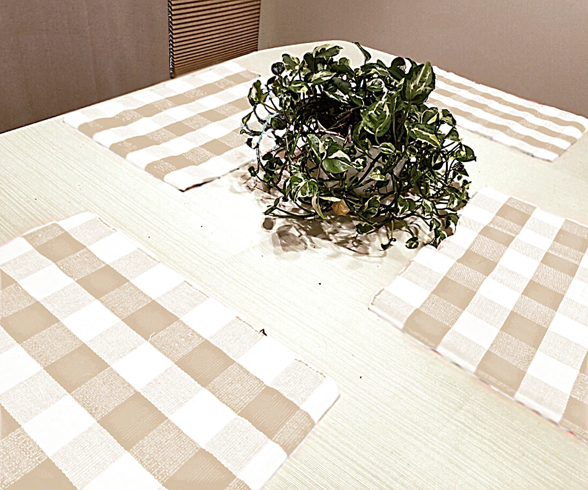 Beige and cream checked cotton placemats, set of 4
Beige and cream checked cotton placemats, set of 4