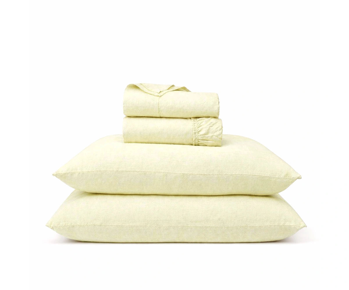 Luxury cream linen bed sheet set crafted from pure European flax for an elegant hotel-inspired bedroom Luxury cream linen bed sheet set crafted from pure European flax for an elegant hotel-inspired bedroom