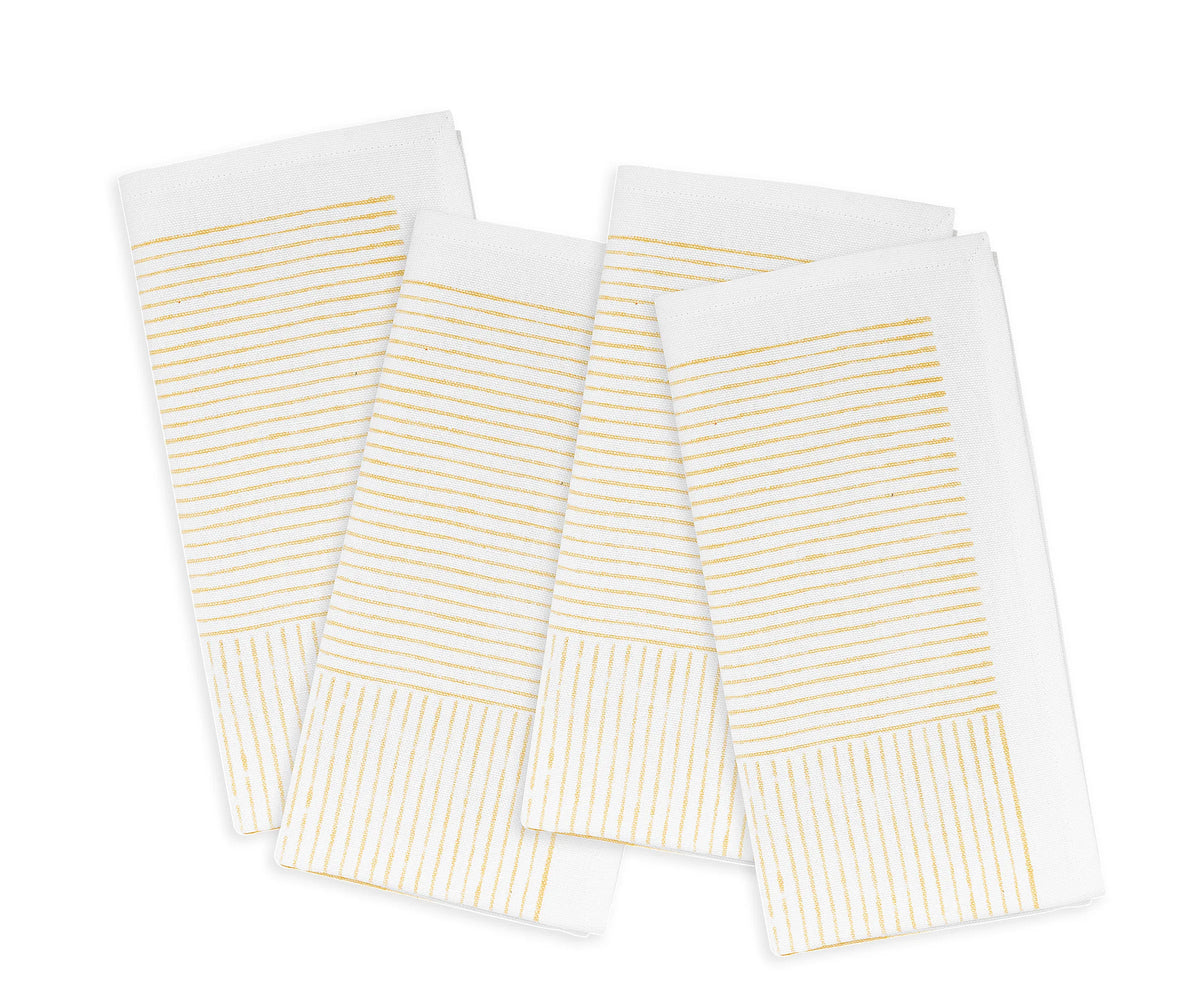 Durable fabric napkins folded for an outdoor dining setup	 Durable fabric napkins folded for an outdoor dining setup