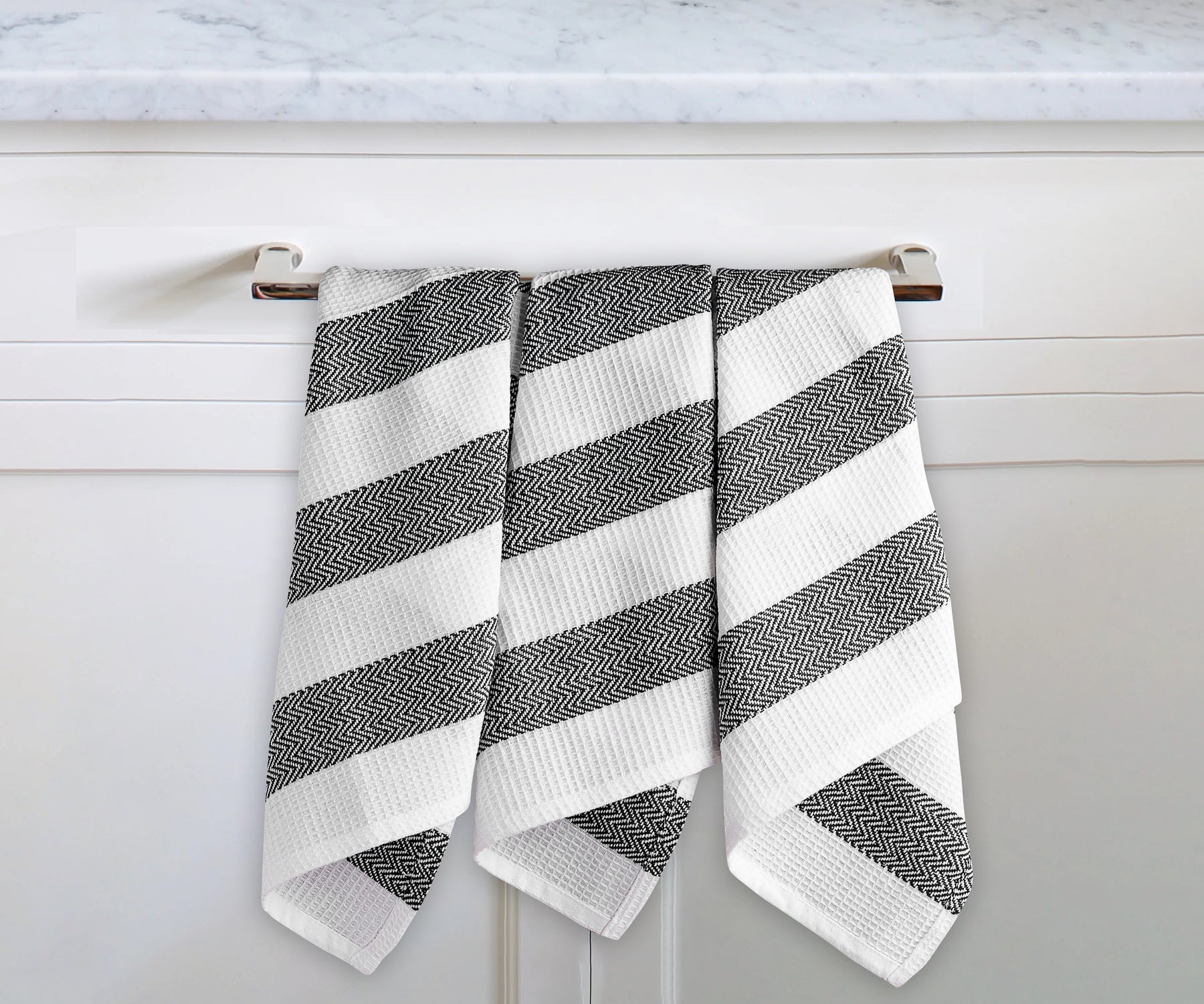 Kitchen dish towel in soft fabrics for gentle handling. Kitchen dish towel in soft fabrics for gentle handling.