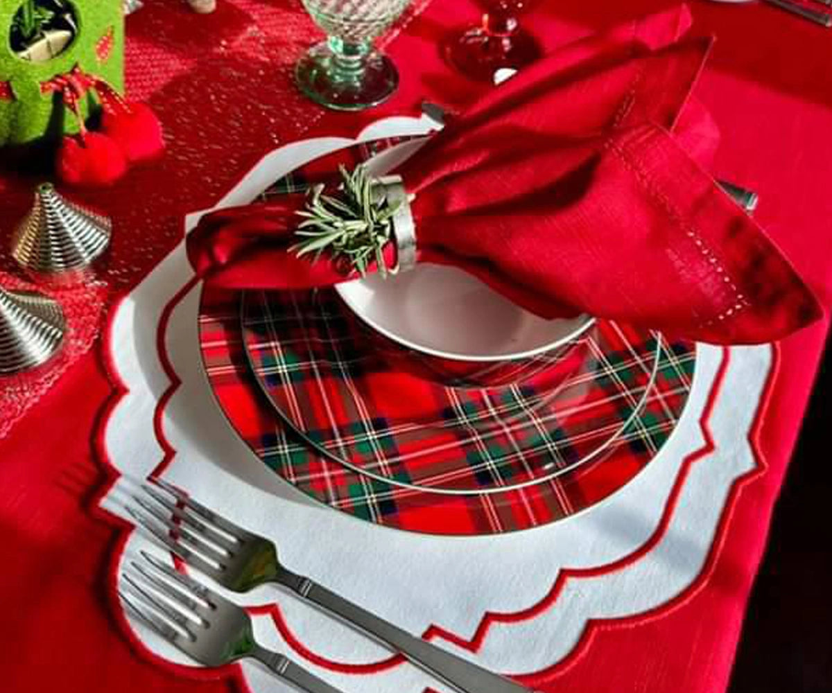 Set of red oval placemats for dining table, perfect cloth placemats for everyday meals, holiday parties, and decorative table settings Set of red oval placemats for dining table, perfect cloth placemats for everyday meals, holiday parties, and decorative table settings