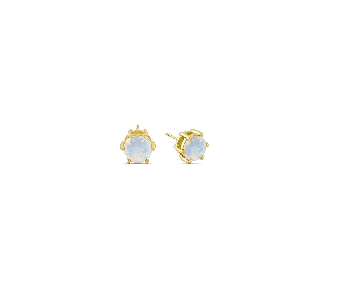 Elegant 14K gold moonstone stud earrings with 5mm round gemstone Elegant 14K gold moonstone stud earrings with 5mm round gemstone