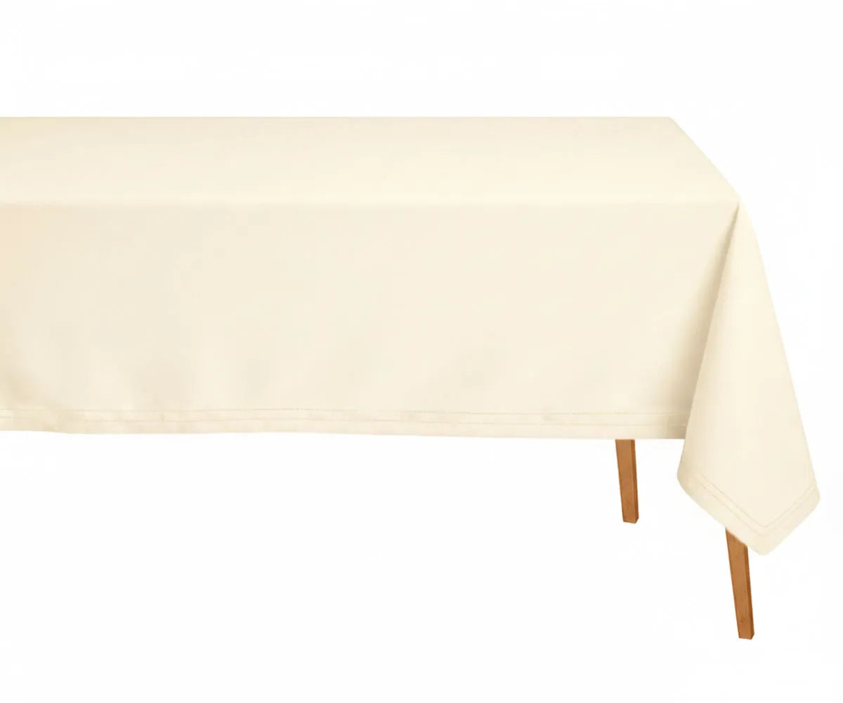 Elegant rectangular dining tablecloth made from soft and breathable cotton Elegant rectangular dining tablecloth made from soft and breathable cotton