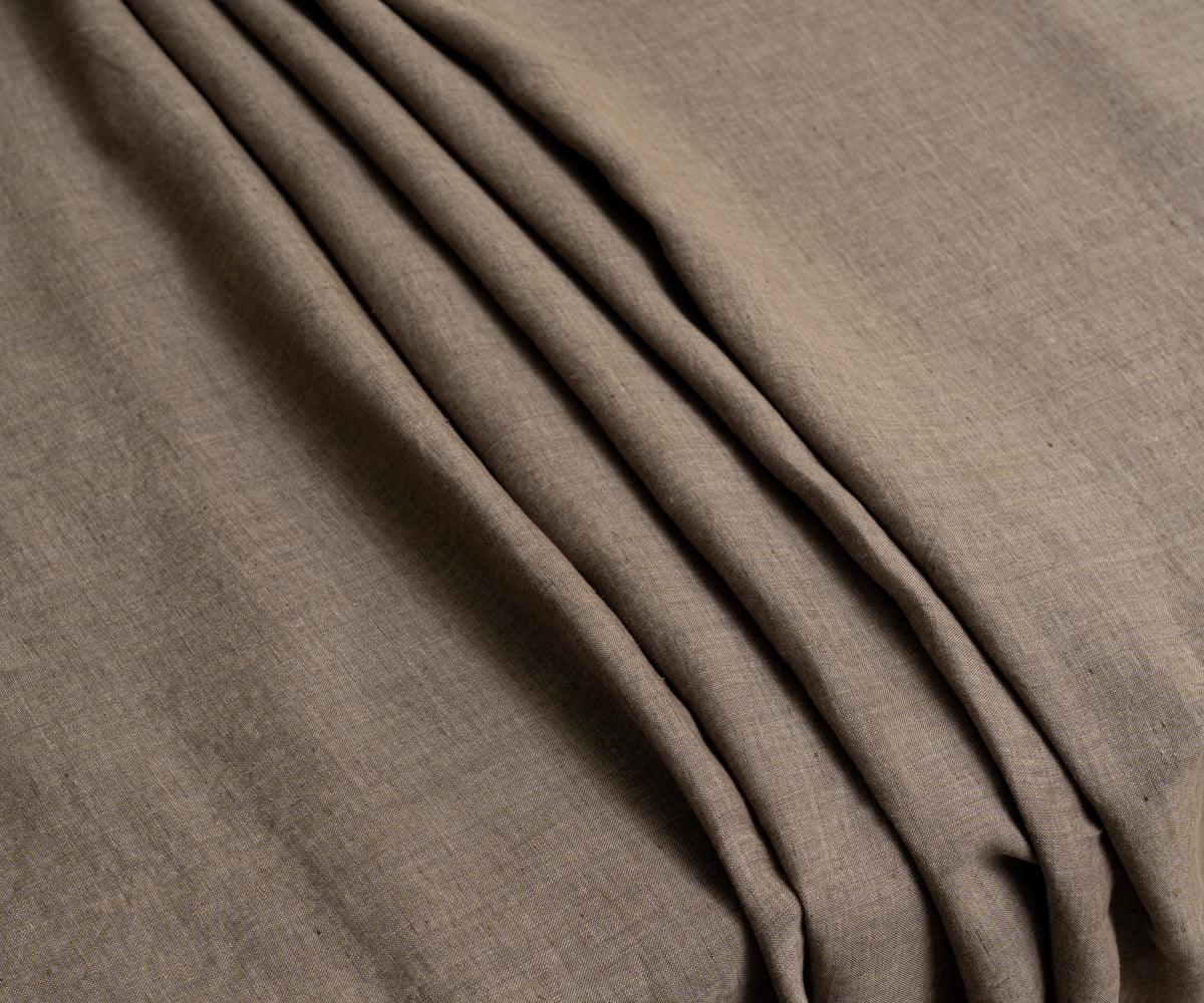 Farmhouse-inspired tablecloth for a rustic charm. Elegant beige tablecloth for a vibrant table setting. Farmhouse-inspired tablecloth for a rustic charm. Elegant beige tablecloth for a vibrant table setting.
