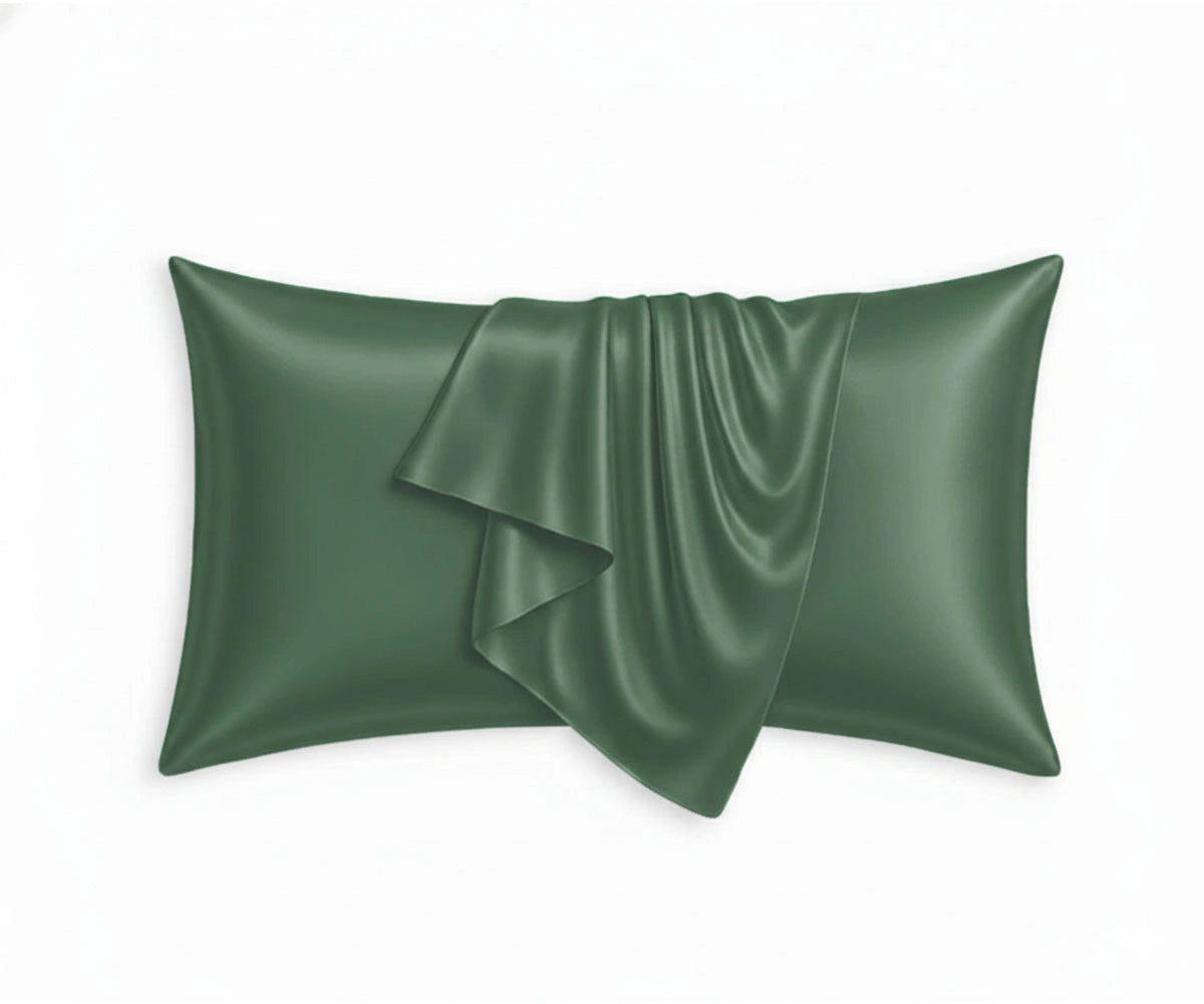 Forest green mulberry silk pillowcases made from 100% pure silk, featuring a rich tone and ultra-soft, friction-free surface. Forest green mulberry silk pillowcases made from 100% pure silk, featuring a rich tone and ultra-soft, friction-free surface.