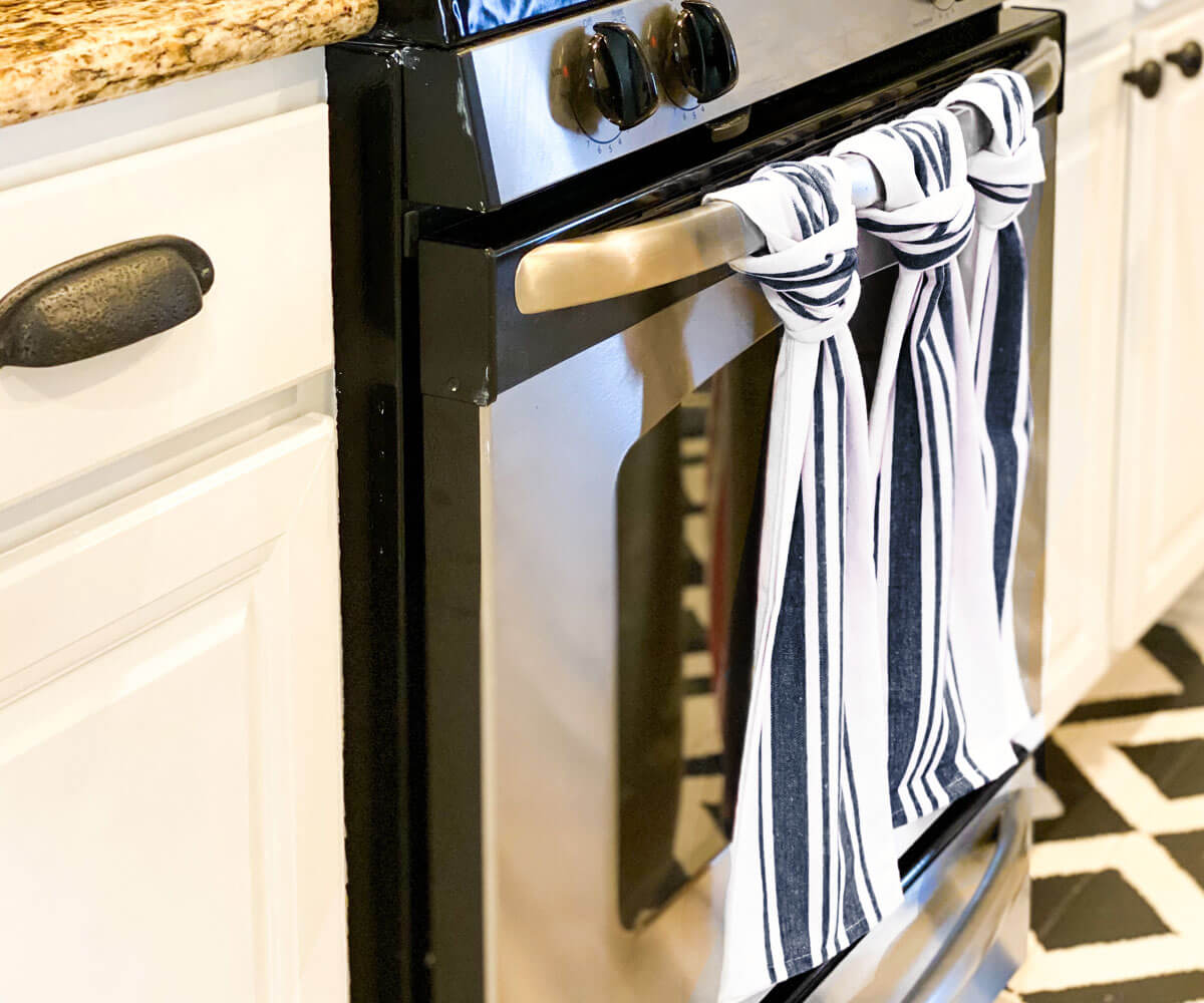 Kitchen hand towels that are both practical and stylish. Kitchen hand towels that are both practical and stylish.