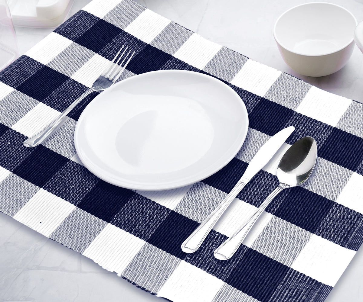 Set of 4 buffalo plaid placemats for a cohesive and stylish dining experience. Set of 4 buffalo plaid placemats for a cohesive and stylish dining experience.