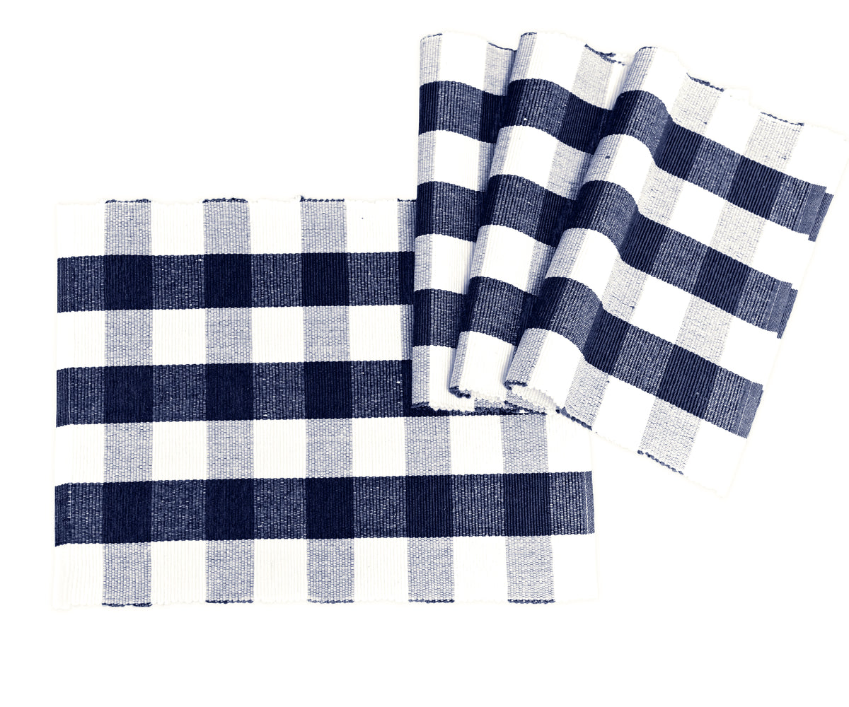 Blue and white checked placemats for a fresh and clean look. Blue and white checked placemats for a fresh and clean look.