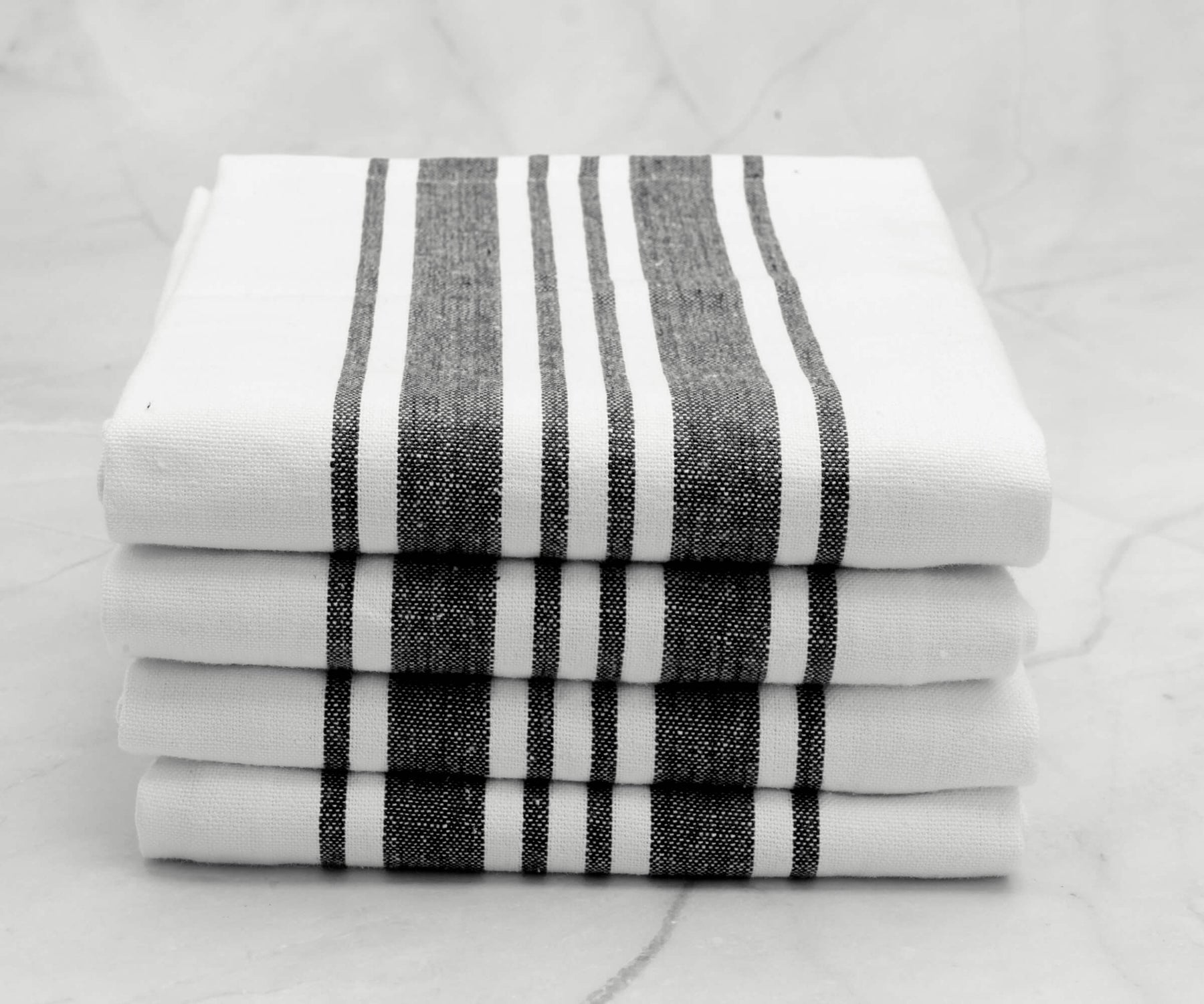 Cotton hand towels that are soft and absorbent. Cotton hand towels that are soft and absorbent.