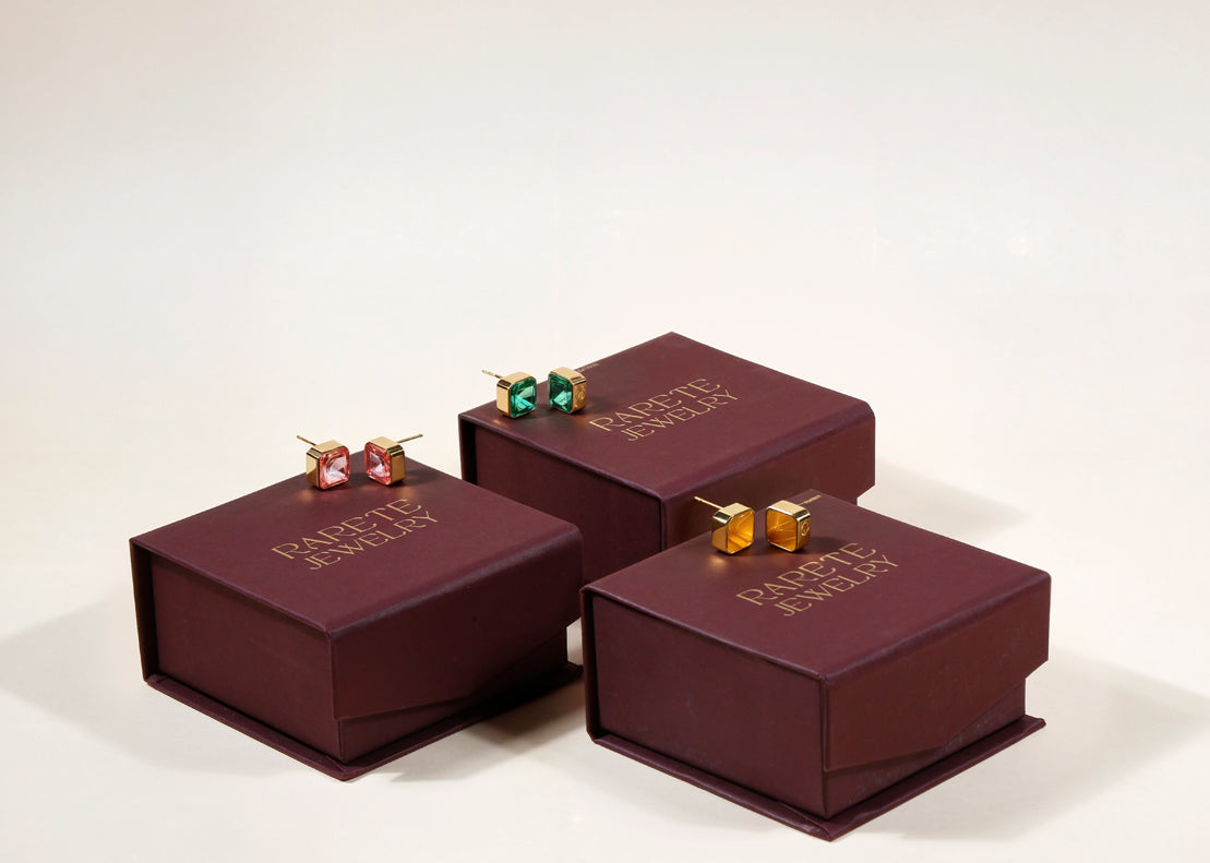 Classic Emerald Green Quartz Earrings for Everyday Wear Classic Emerald Green Quartz Earrings for Everyday Wear