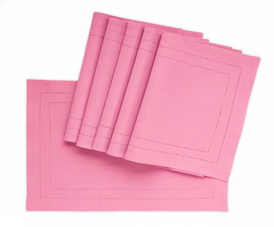 Soft pink 100% cotton rectangular placemats for wedding and everyday use Soft pink 100% cotton rectangular placemats for wedding and everyday use