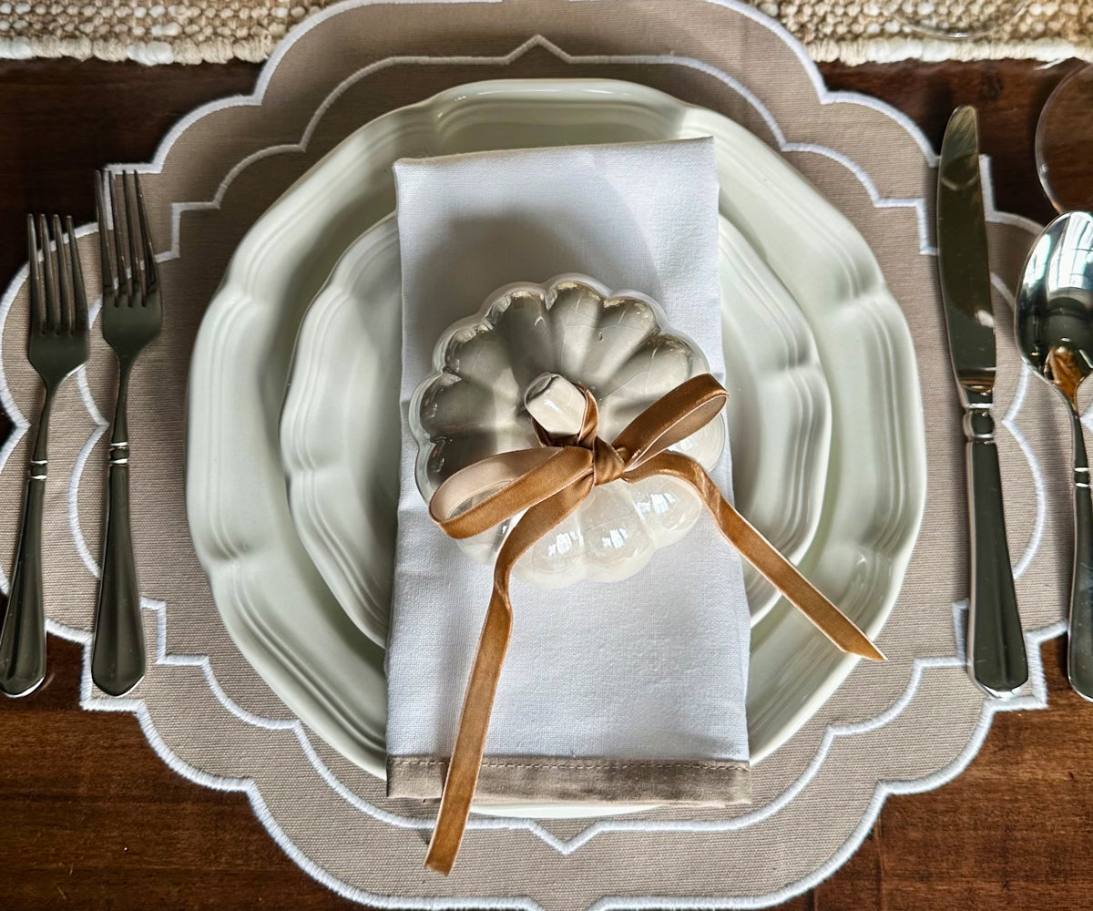 Beige Border Napkins Set of 4 Beige Border Napkins Set of 4