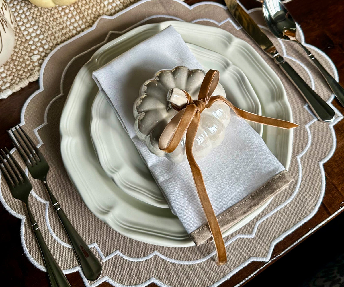 Beige Border Napkins Set of 4 Beige Border Napkins Set of 4