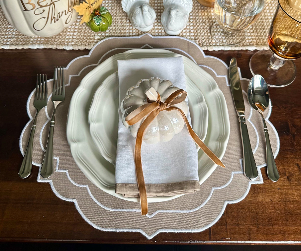 Beige Border Napkins Set of 4 Beige Border Napkins Set of 4
