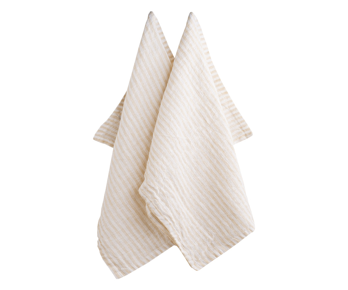 Elevate your kitchen decor with our practical and chic kitchen linen towels, combining utility with timeless elegance. Elevate your kitchen decor with our practical and chic kitchen linen towels, combining utility with timeless elegance.