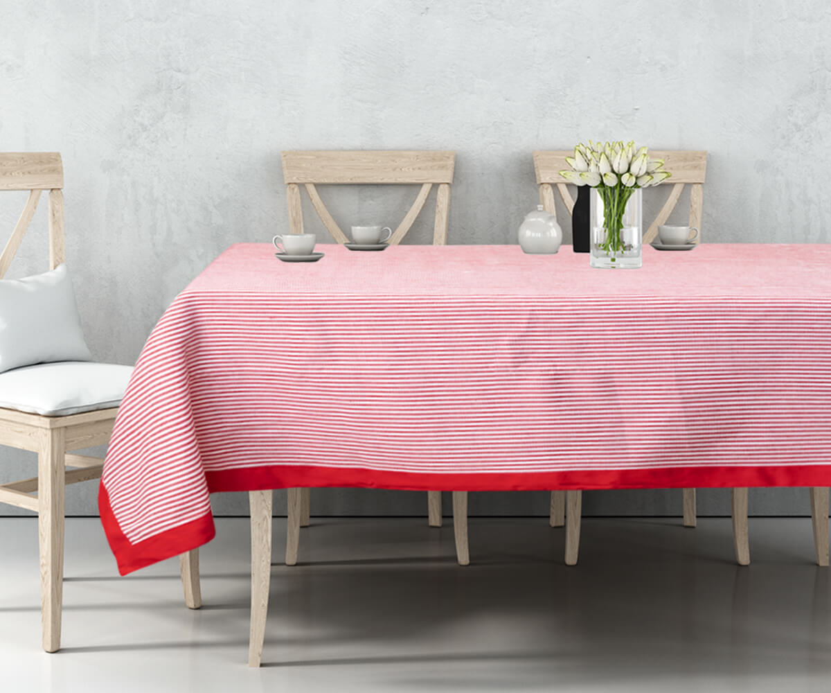 Res Striped tablecloth Featuring stripes as the prominent pattern, adding visual interest and style to the table setting. Res Striped tablecloth Featuring stripes as the prominent pattern, adding visual interest and style to the table setting.