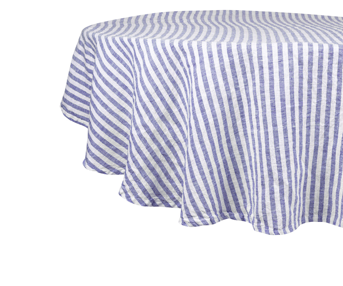 An all-encompassing round tablecloth in a classic linen fabric. An all-encompassing round tablecloth in a classic linen fabric.