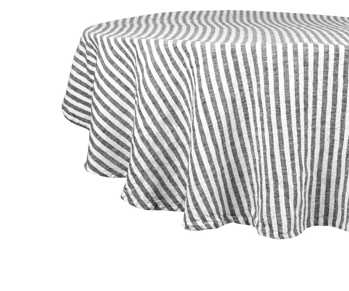 Crisp white round tablecloths for a clean and sophisticated appearance. Crisp white round tablecloths for a clean and sophisticated appearance.