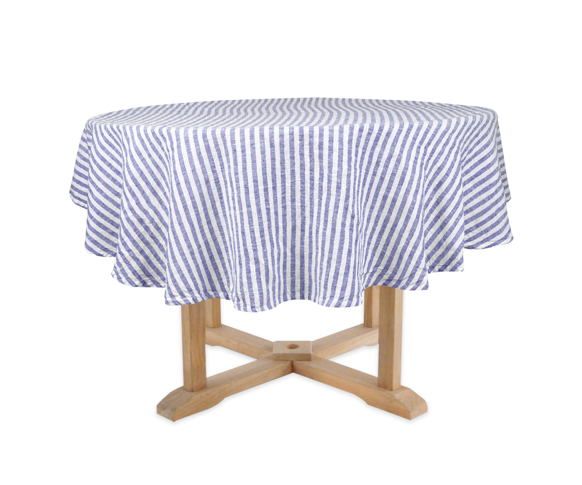 A fitted round tablecloth for a snug and tailored fit. A fitted round tablecloth for a snug and tailored fit.