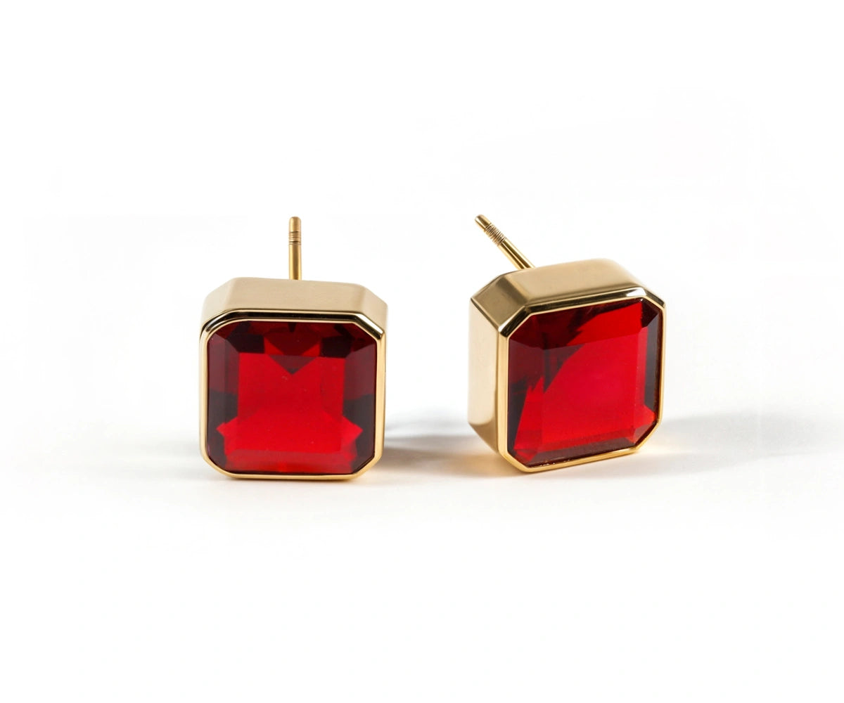 10mm Asscher-cut garnet earrings in 18K gold-plated brass for women. 10mm Asscher-cut garnet earrings in 18K gold-plated brass for women.