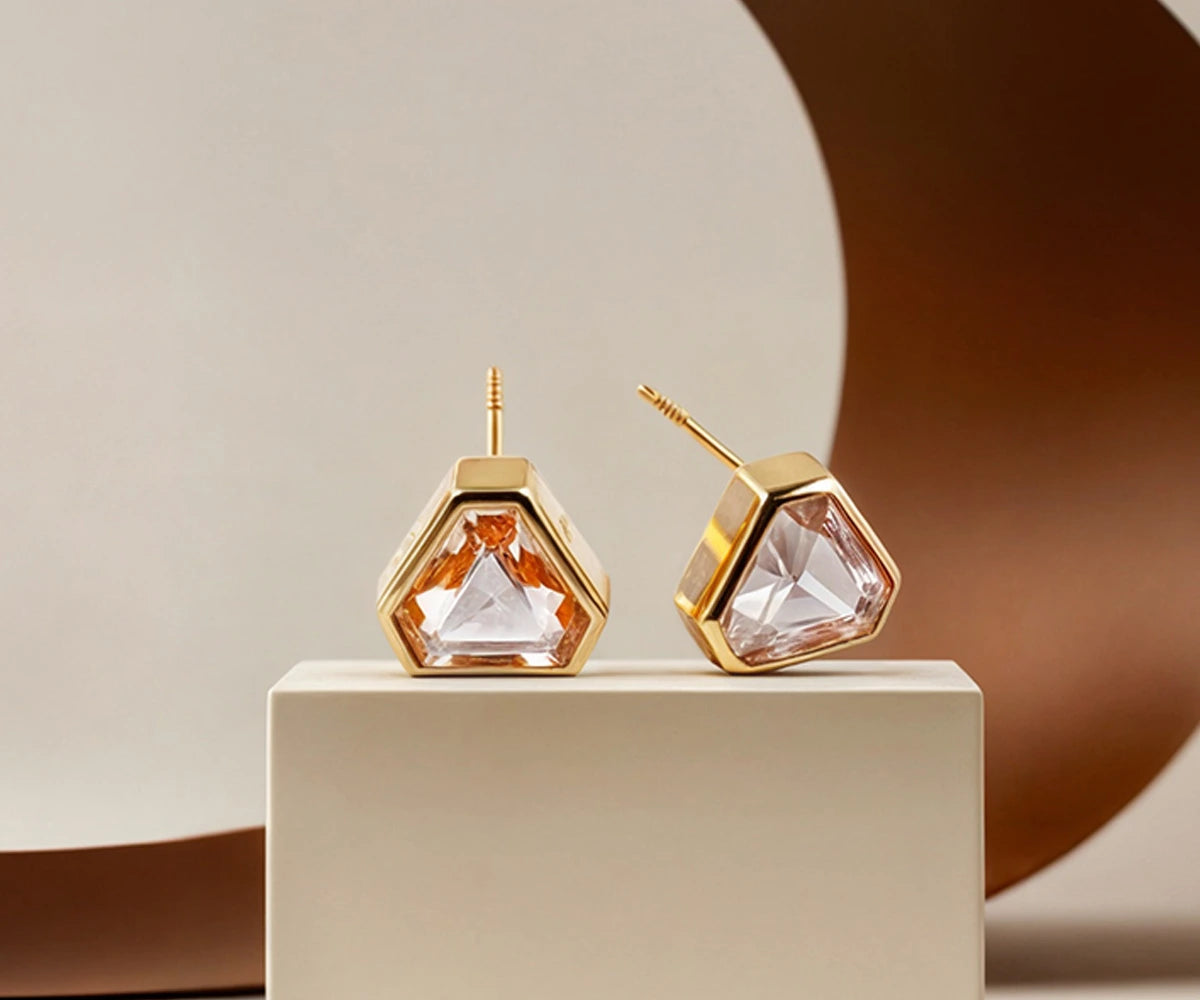 Elegant 7mm calf-cut morganite earrings in 18k gold plating, perfect for women. Elegant 7mm calf-cut morganite earrings in 18k gold plating, perfect for women.