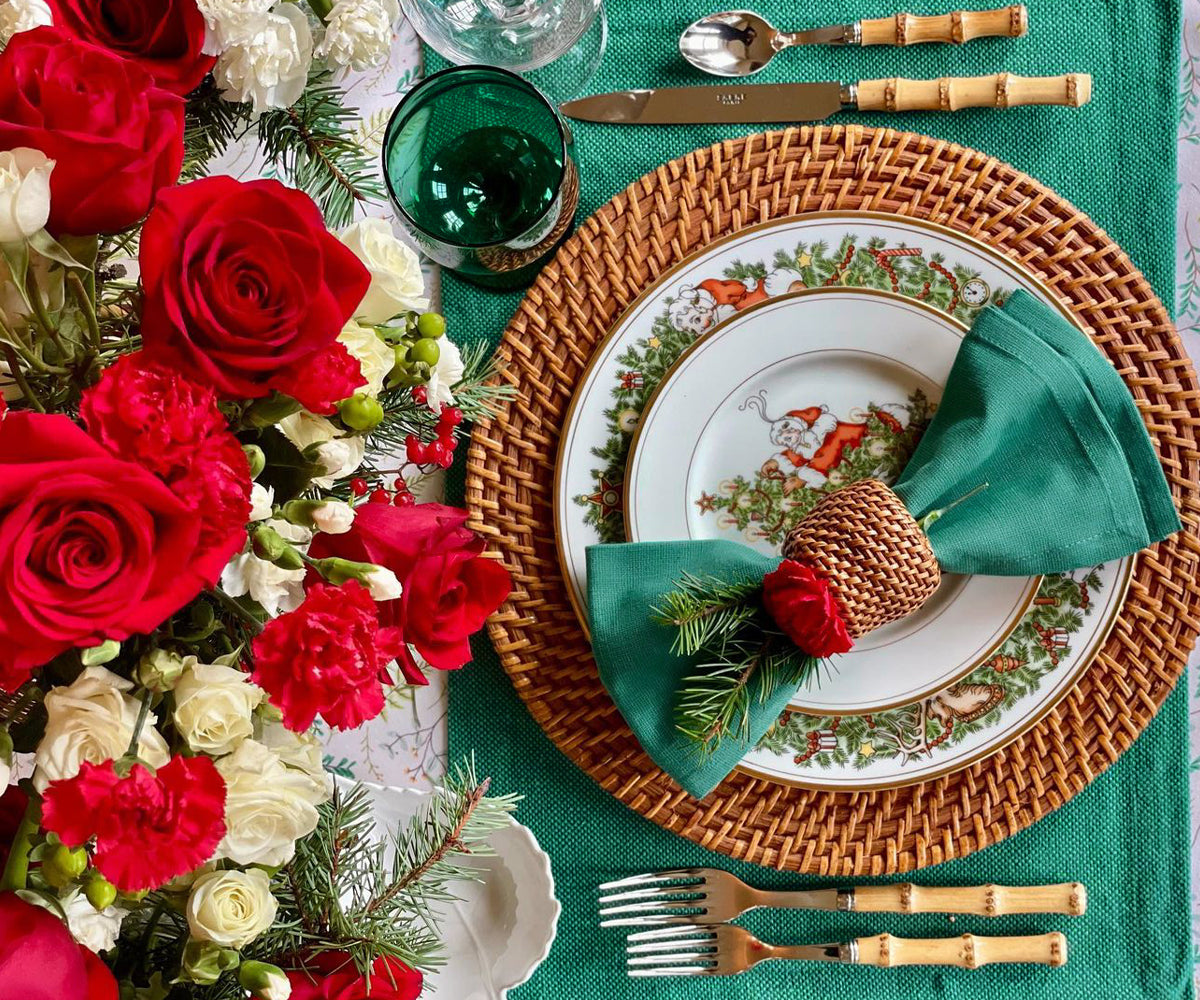 Upgrade your dining table with green fabric placemats, combining charm and protection for a delightful and stylish eating experience. Upgrade your dining table with green fabric placemats, combining charm and protection for a delightful and stylish eating experience.