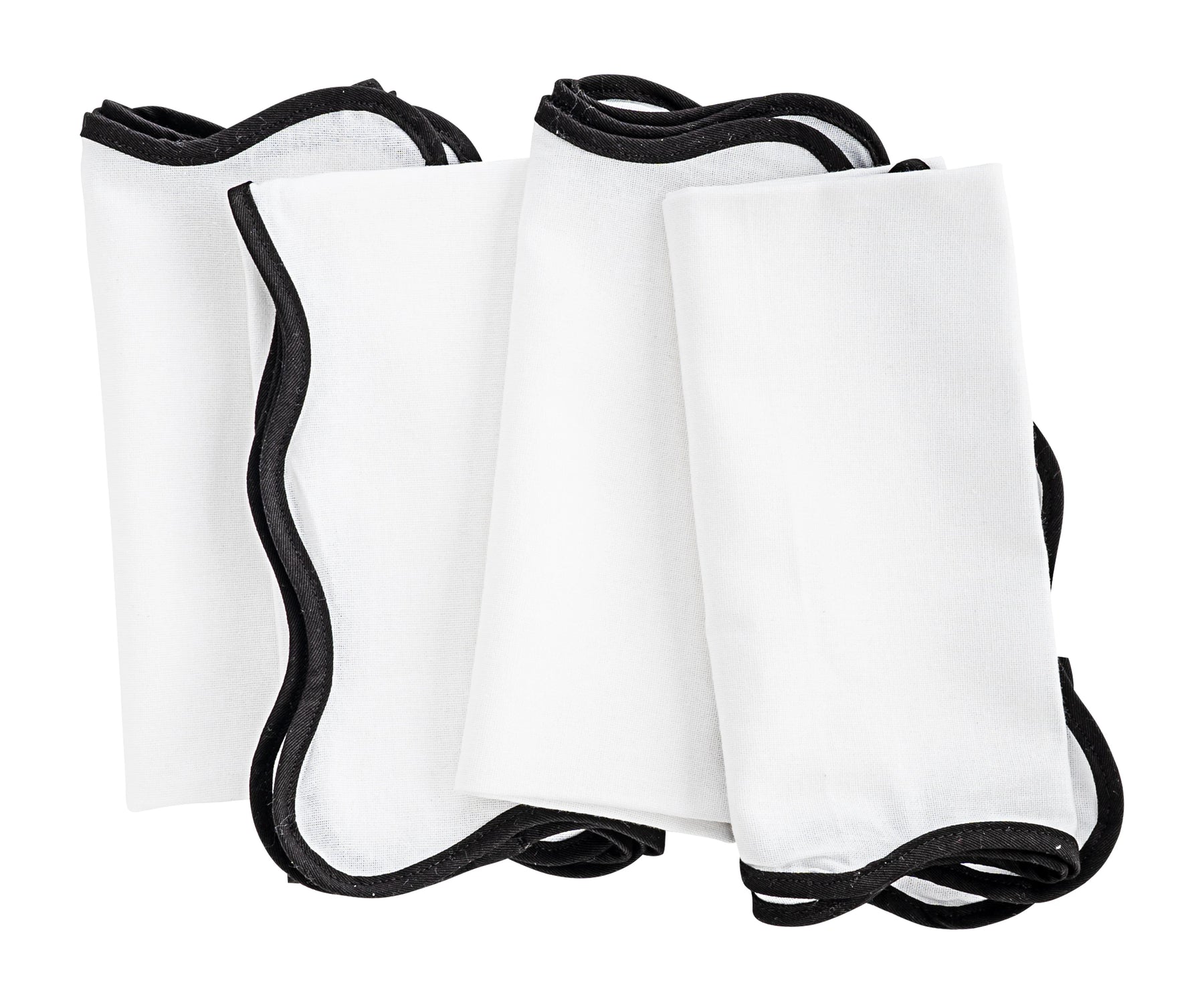 Scalloped cotton napkin, ideal for everyday use or special occasions Scalloped cotton napkin, ideal for everyday use or special occasions