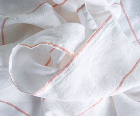 100% linen tablecloths, ideal for both casual and formal gatherings.