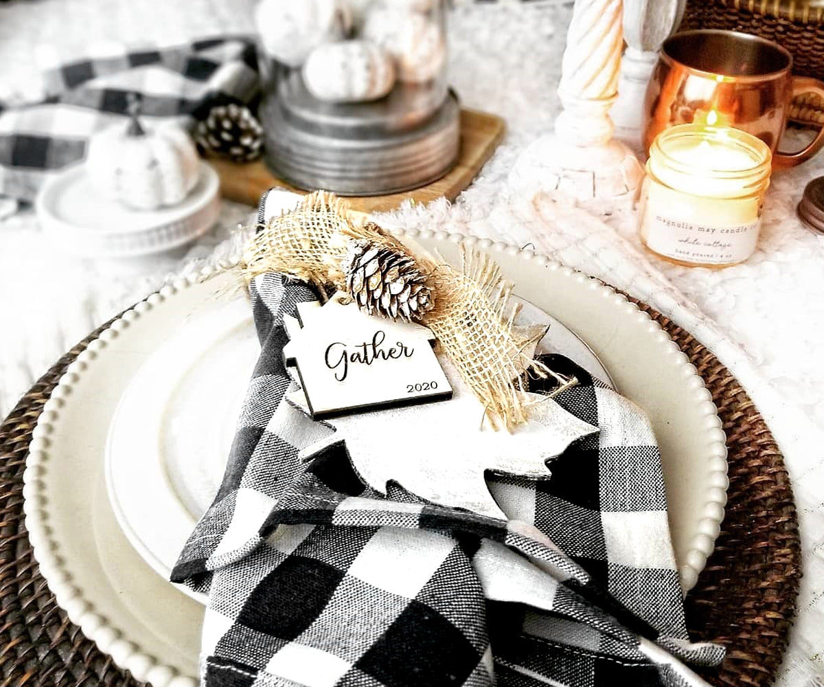 Cotton farmhosue napkins, soft to the touch, adding a touch of luxury to your meal. Cotton farmhosue napkins, soft to the touch, adding a touch of luxury to your meal.