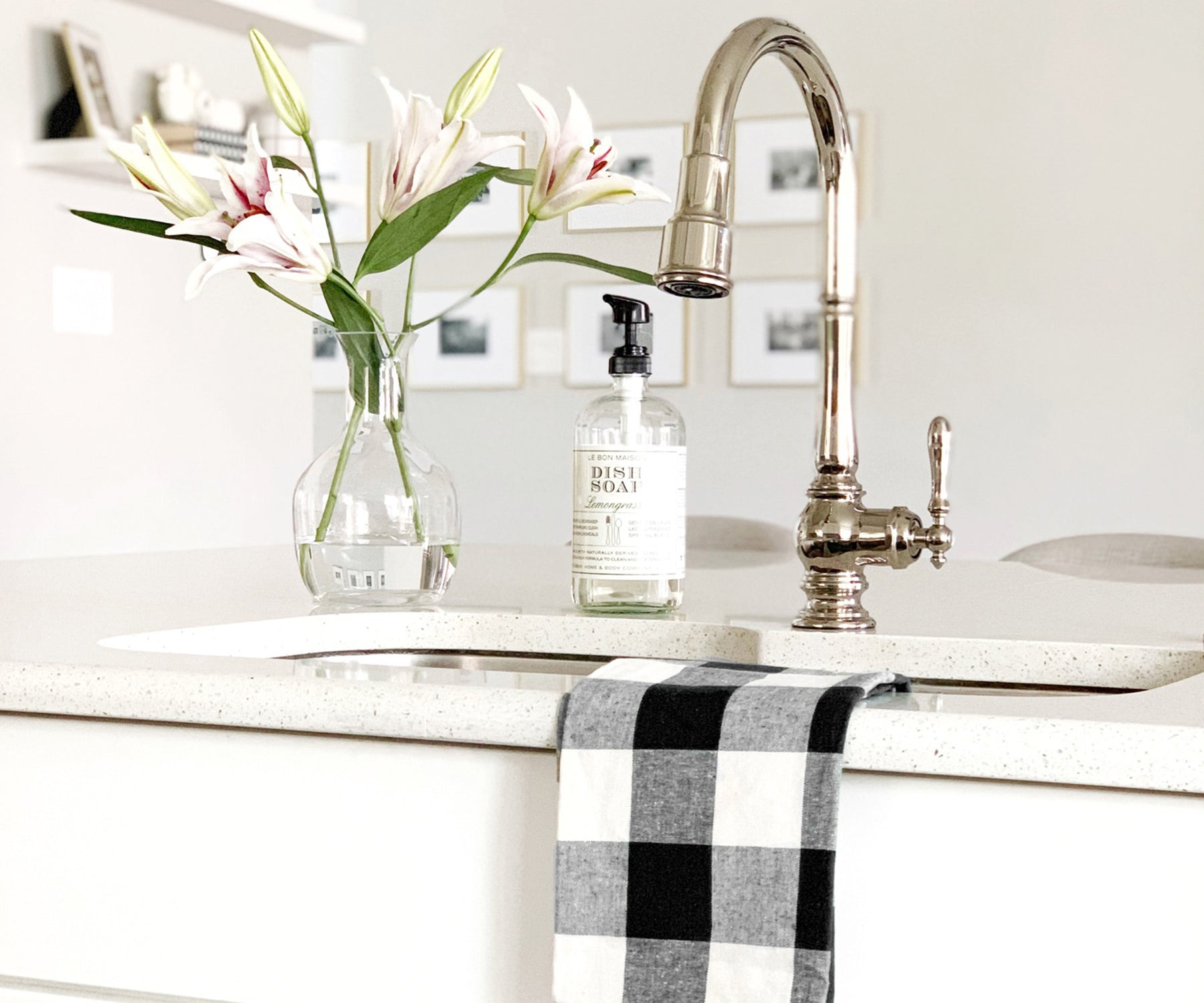 Introducing our premium black kitchen towels, where functionality meets contemporary style. Introducing our premium black kitchen towels, where functionality meets contemporary style.