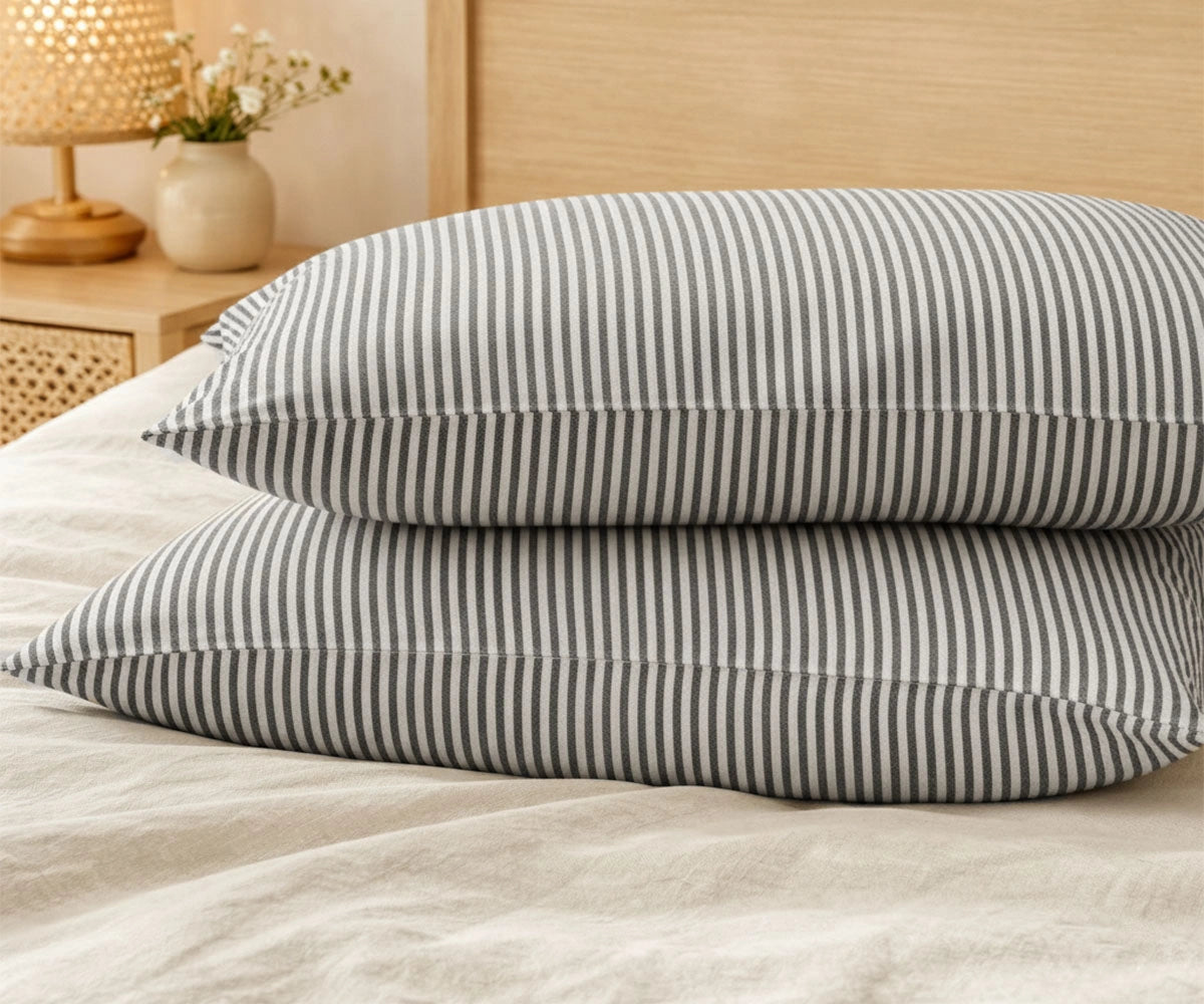 Black European linen pillowcases set of 2, 100% linen pillow covers, luxury black bedding, soft breathable prewashed linen pillow shams, contemporary bedroom decor Black European linen pillowcases set of 2, 100% linen pillow covers, luxury black bedding, soft breathable prewashed linen pillow shams, contemporary bedroom decor