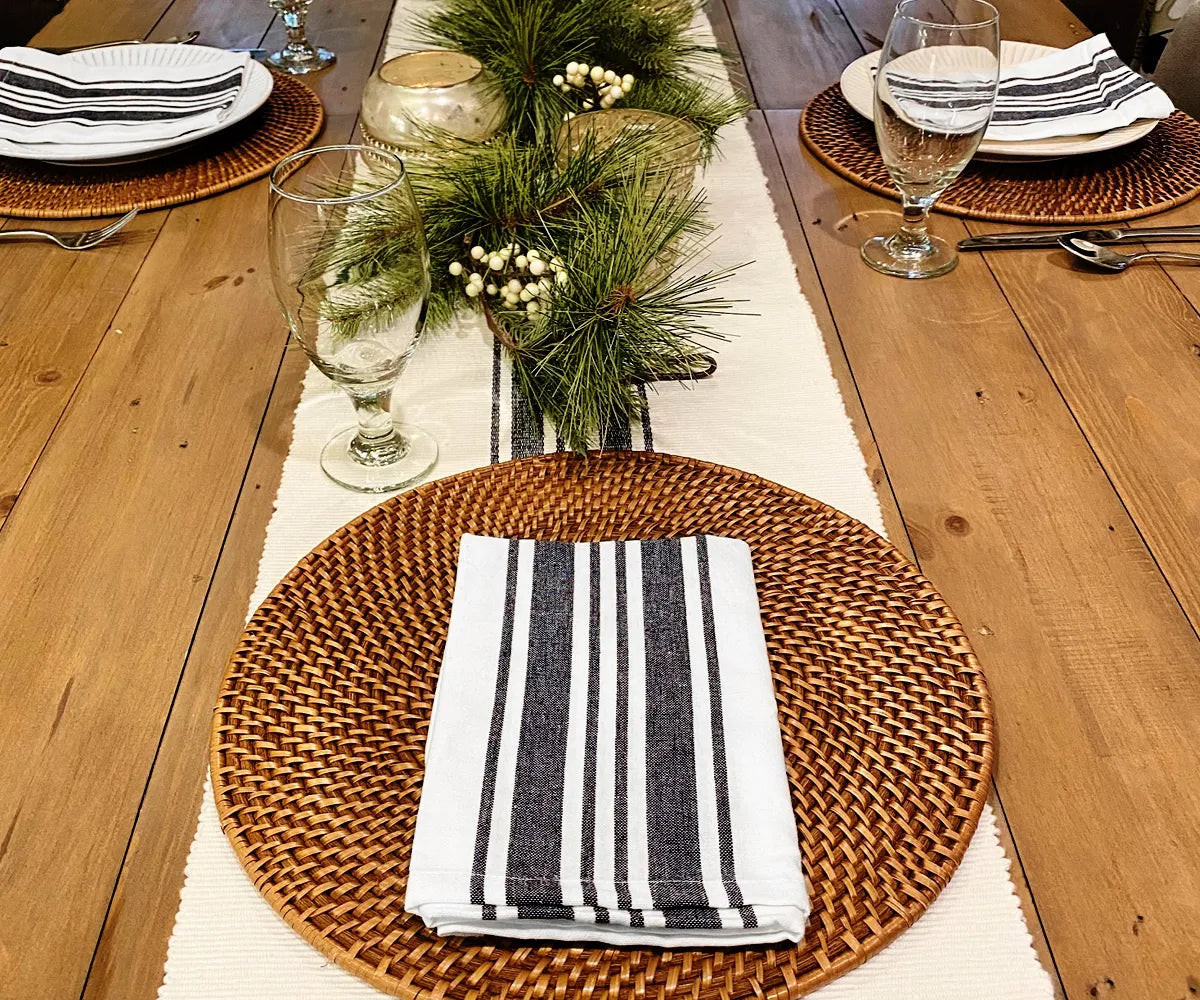 Classic black and white striped napkins set of 6 for farmhouse, minimalist, or elegant table settings Classic black and white striped napkins set of 6 for farmhouse, minimalist, or elegant table settings