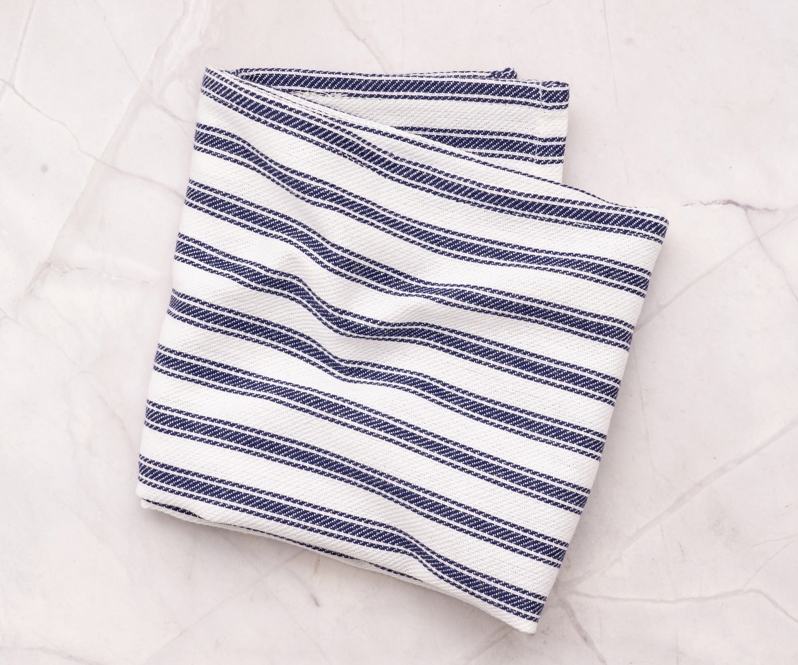 Set of blue and white cotton kitchen towels perfect for drying and décor Set of blue and white cotton kitchen towels perfect for drying and décor