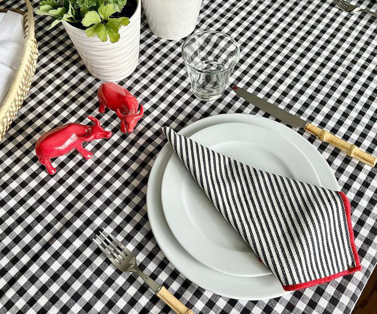 Cotton tablecloth rectangle shape, combining beauty and practicality. Cotton tablecloth rectangle shape, combining beauty and practicality.