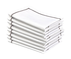 High-quality cloth napkins for weddings, offering both style and functionality.