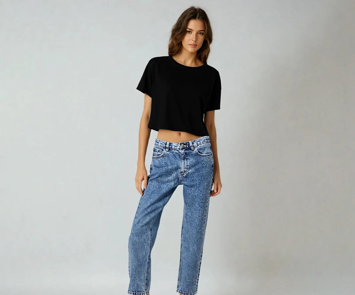 Basic black cropped tee perfect for layering Basic black cropped tee perfect for layering