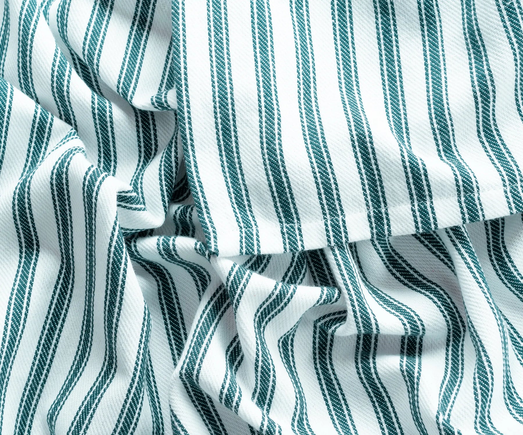 Coastal green and white cotton dining table cover Coastal green and white cotton dining table cover