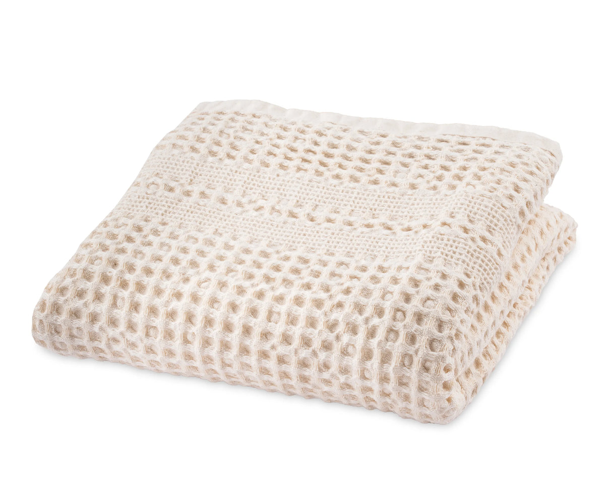 Natural cotton waffle bath towel with soft and absorbent texture Natural cotton waffle bath towel with soft and absorbent texture