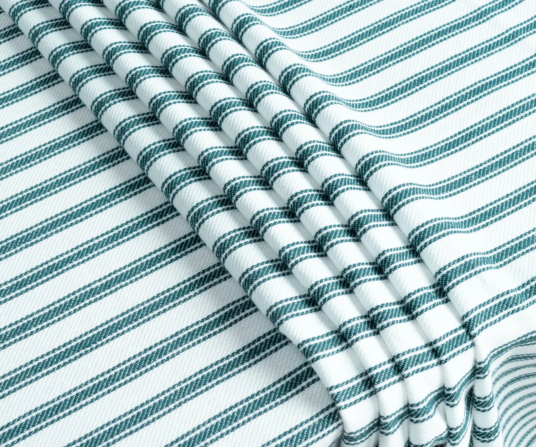 Green stripe farmhouse style cotton tablecloth Green stripe farmhouse style cotton tablecloth