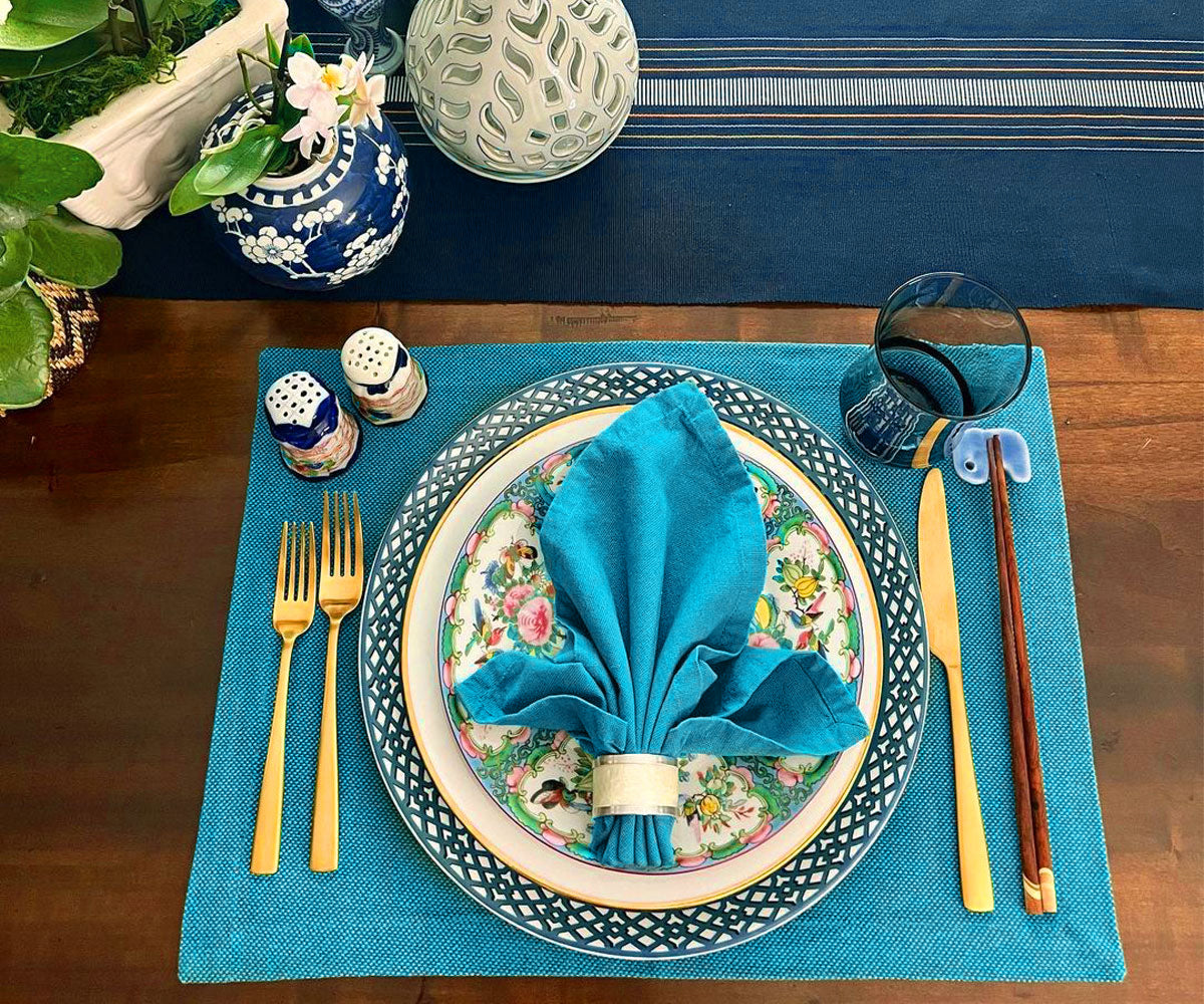 Teal Cloth Napkins: Add a touch of elegance and rich color to your dining decor. Teal Cloth Napkins: Add a touch of elegance and rich color to your dining decor.